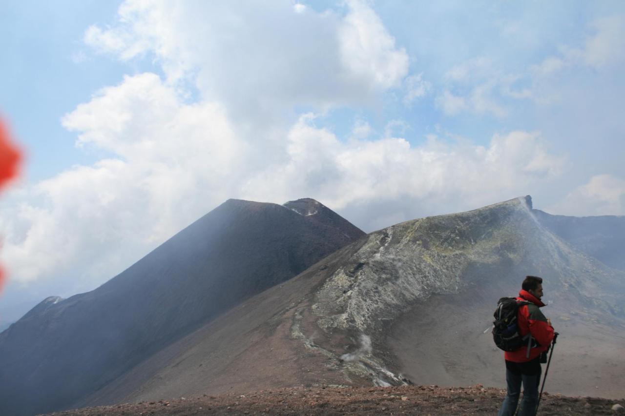 Rifugio Il Ginepro Dell'Etna Villa Лингуаглоса Екстериор снимка